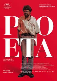 Plakát filmu Poeta s Oscarem v pruhované košili a velkým červeným nápisem