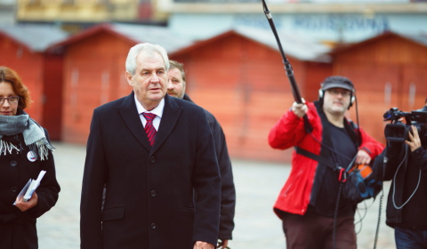 Hledá se prezident – Dokument o první přímé volbě prezidenta v ČR – recenze