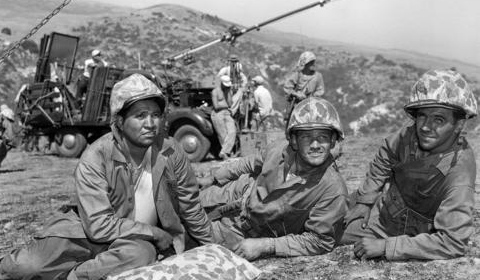 V píscích Iwo Šimy (Sands of Iwo Jima) – John Wayne válčí s Japonci