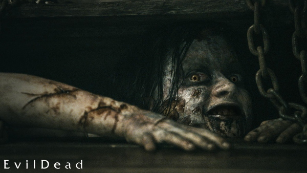 Lesní duch (Evil Dead) – Krvavě brutální absťák – Recenze