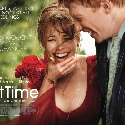 Lásky čas (About Time) – Dojemná a zábavná pohádka se vrací v čase, aby nám otevřela oči – recenze